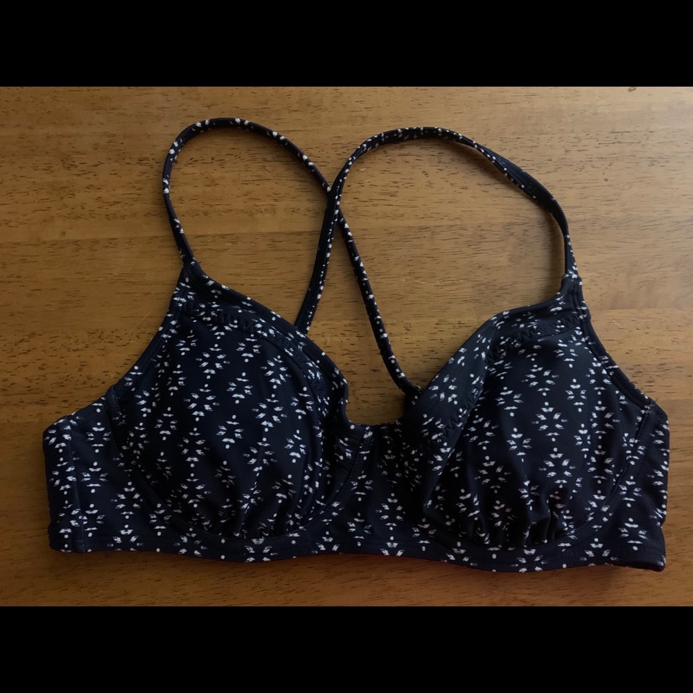 Athleta bikini top bra style. 34 B/C